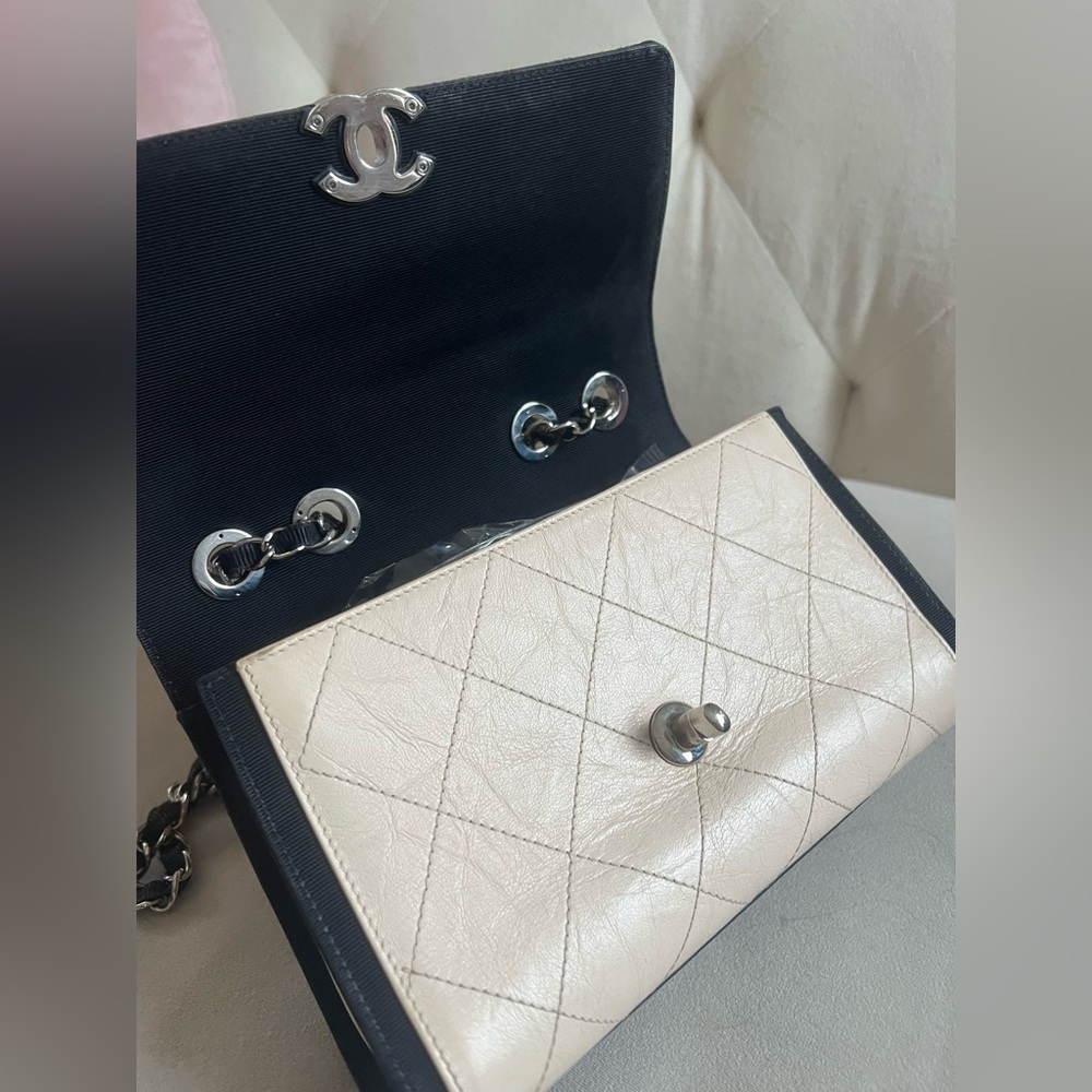 Chanel Aged Calfskin Flap Bag - Picture 6 of 10
